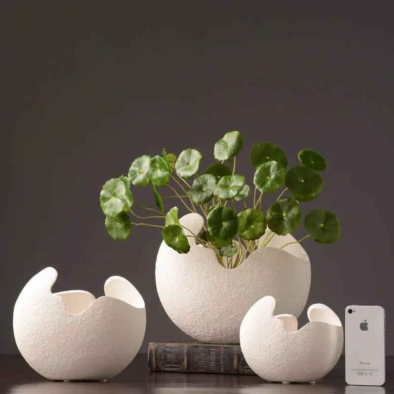 Simple White Ceramic Vase – Minimalist Decorative Flower Vase for Home & Office Decor Everware Hub
