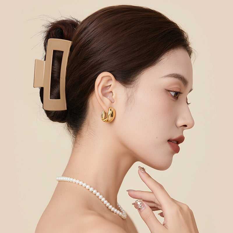 Soft Silicone Hair Clip for Women – Large Oval Hair Claw